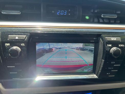 Used 2014 Toyota Corolla LE FWD image 16