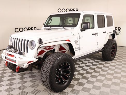 Used 2019 Jeep Wrangler Unlimited Sahara AWD/4WD image 11