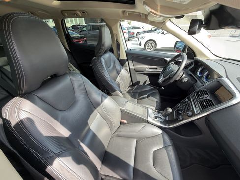 Used 2012 Volvo XC60 T6 AWD/4WD image 25