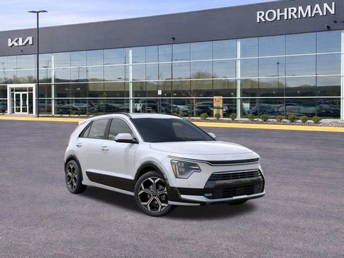 New 2025 Kia Niro SX Touring FWD image 9