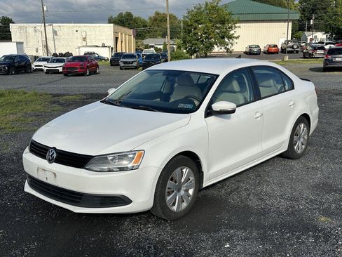 Used 2014 Volkswagen Jetta SE FWD image 3