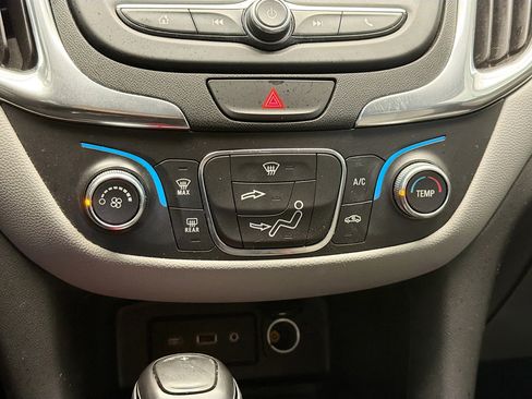 Used 2019 Chevrolet Equinox LT image 10