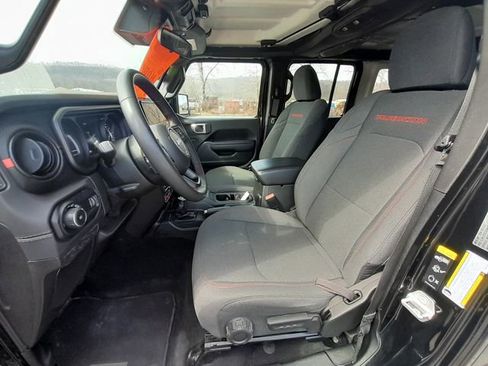 Used 2024 Jeep Wrangler Unlimited Rubicon AWD/4WD image 37