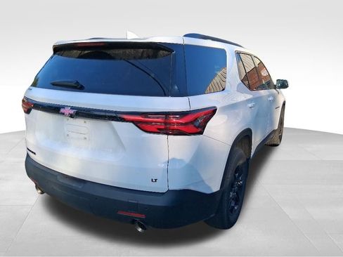 Used 2022 Chevrolet Traverse LT FWD image 4