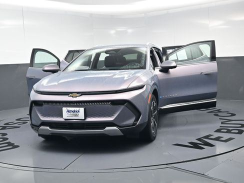 Used 2025 Chevrolet Equinox EV LT w/ Convenience Package image 22