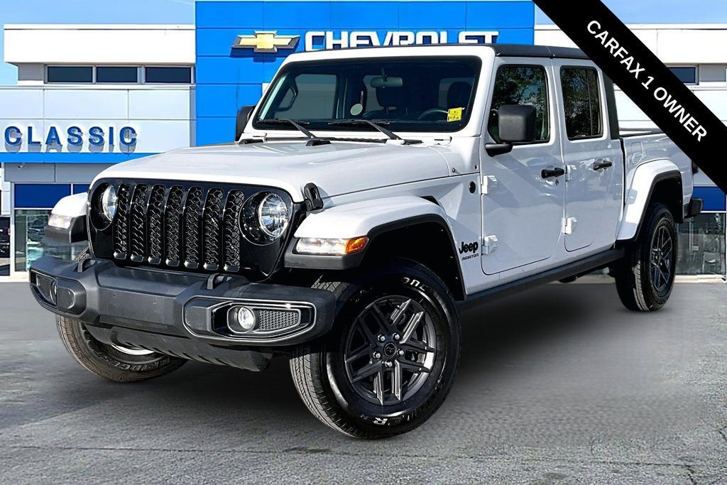 Used 2022 Jeep Gladiator Sport AWD/4WD image 2