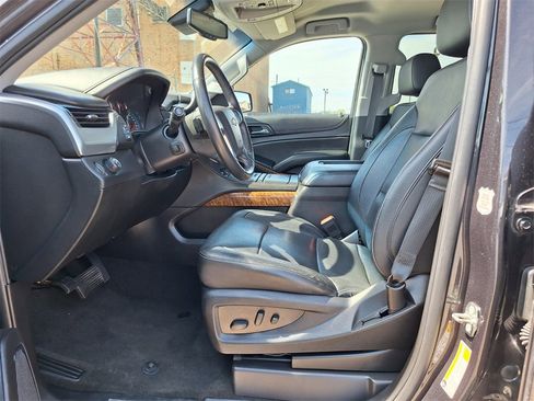 Used 2018 Chevrolet Suburban Premier image 12
