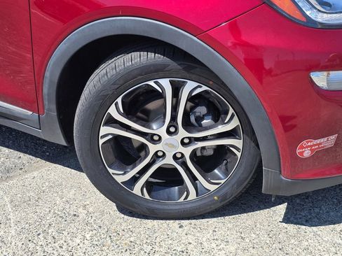 Used 2018 Chevrolet Bolt Premier w/ Driver Confidence II Package FWD image 2