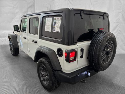 Used 2025 Jeep Wrangler Unlimited Sport AWD/4WD image 5