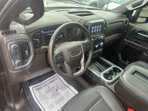 Used 2022 GMC Sierra 2500 Denali w/ Denali Black Diamond Edition image 23