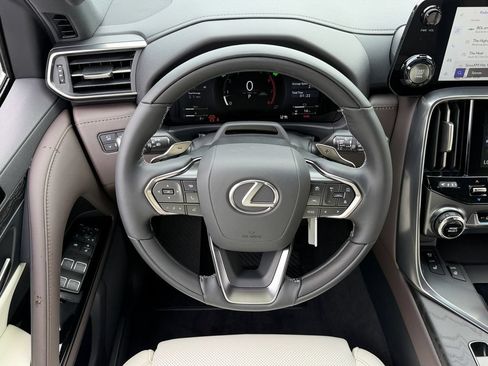 New 2026 Lexus LX 600 4WD w/ Luxury Package image 17