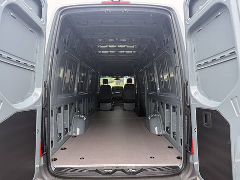 Used 2026 Mercedes-Benz Sprinter 2500 image 18