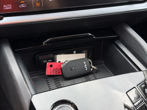 Used 2023 Kia Sportage EX AWD/4WD image 18