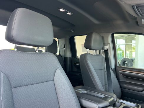 Used 2023 Chevrolet Silverado 1500 LT AWD/4WD image 13