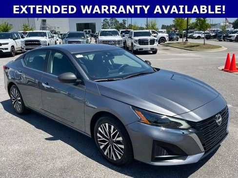 Used 2024 Nissan Altima 2.5 SV FWD image 8