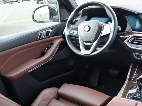 Used 2023 BMW X5 xDrive40i w/ Premium Package AWD/4WD image 9