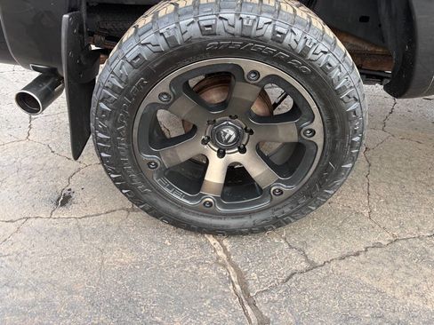 Used 2015 Toyota Tacoma 4x4 Double Cab w/ TRD Sport Package image 5