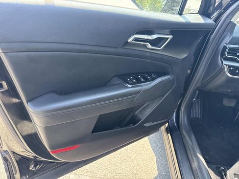 Used 2023 Kia Sportage EX FWD image 15
