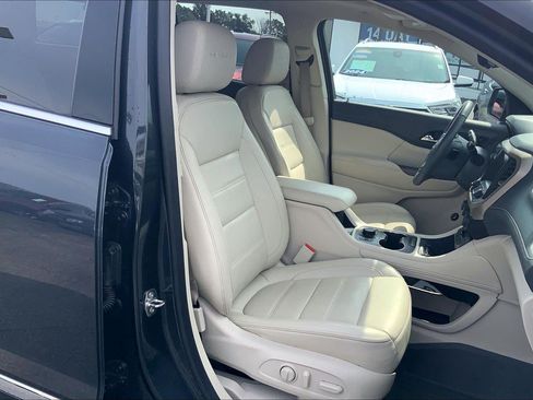 Used 2023 GMC Acadia Denali w/ Denali Ultimate Package AWD/4WD image 7