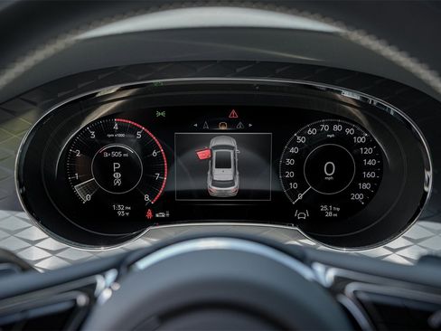 New 2025 Bentley Bentayga image 27