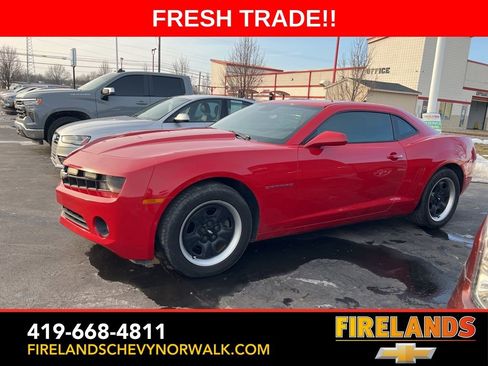 Used 2010 Chevrolet Camaro LS image 2