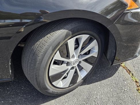 Certified 2024 Nissan Altima 2.5 S FWD image 6