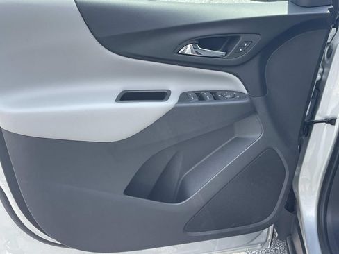 Used 2022 Chevrolet Equinox LS FWD image 14