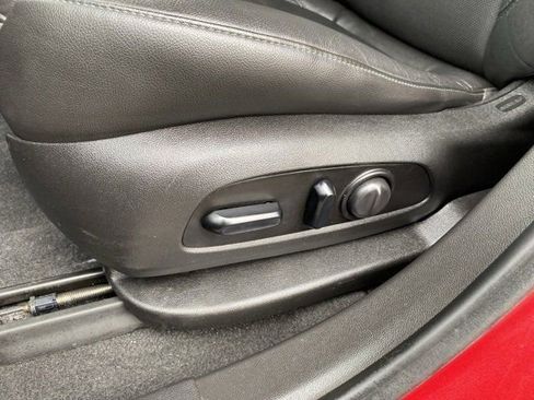 Used 2020 Chevrolet Blazer LT w/ LPO, Floor Liner Package image 16