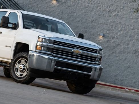 Used 2017 Chevrolet Silverado 2500 W/T RWD image 34