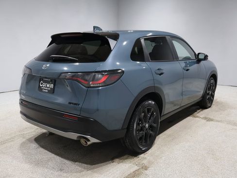 Used 2023 Honda HR-V Sport image 2