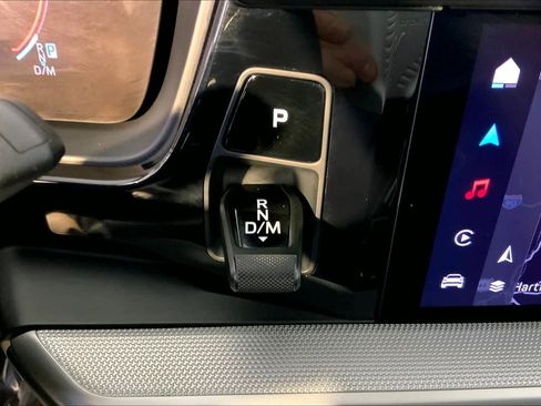 Used 2024 Porsche Cayenne Coupe image 17