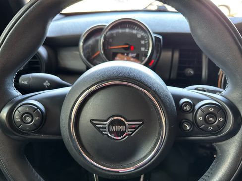 Used 2020 MINI Cooper 4-Door Hardtop FWD image 24