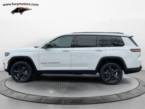 Used 2024 Jeep Grand Cherokee L Altitude image 6