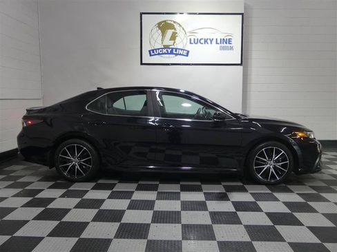 Used 2023 Toyota Camry SE w/ Cold Weather Package AWD/4WD image 6
