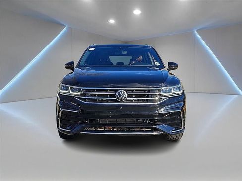Used 2022 Volkswagen Tiguan SEL R-Line AWD/4WD image 2