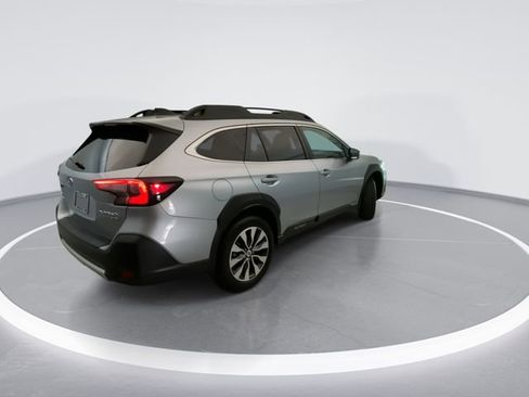 Used 2025 Subaru Outback Limited XT AWD/4WD image 4