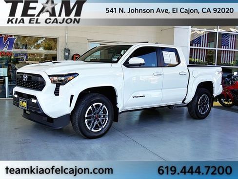 Used 2024 Toyota Tacoma TRD Sport w/ TRD Sport Premium Package image 5