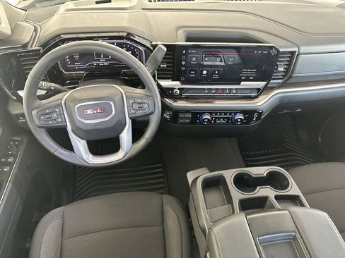 Used 2025 GMC Sierra 2500 SLE image 16
