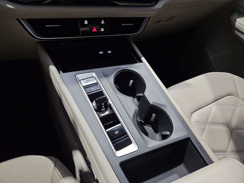 Certified 2024 Volkswagen Atlas SE FWD image 22