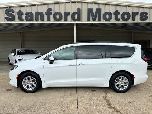 Used 2021 Chrysler Voyager Lxi image 7