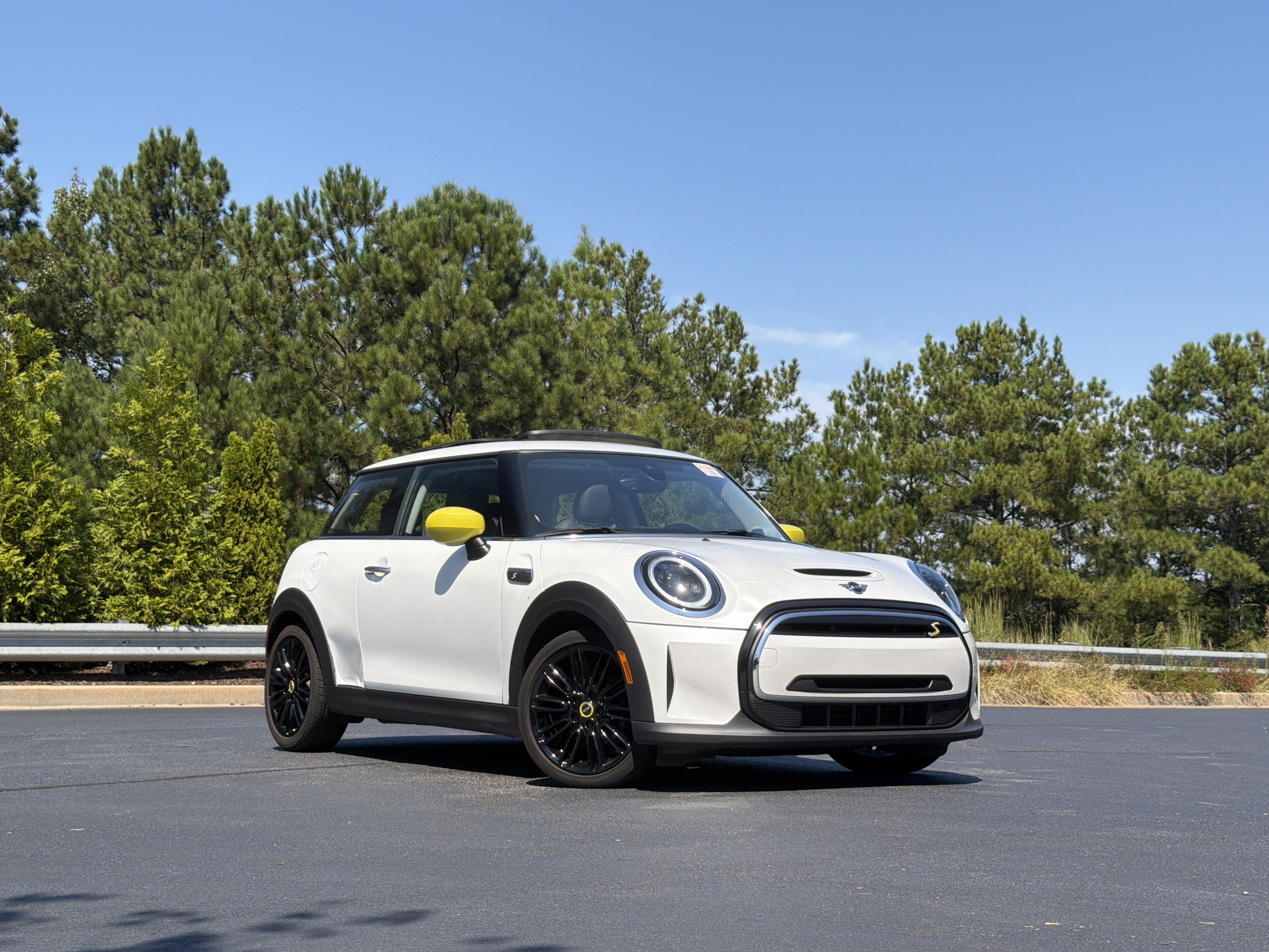 Used 2024 MINI Cooper SE FWD image 5