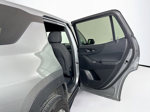 Used 2025 Chevrolet Equinox LT image 29