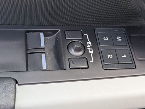 Used 2023 Land Rover Defender 90 S image 14