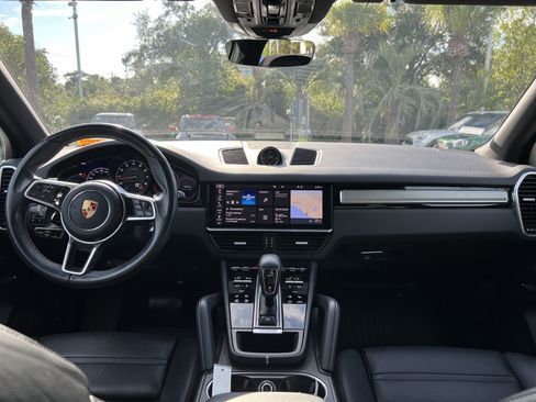Used 2021 Porsche Cayenne AWD/4WD image 29