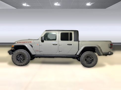 Used 2022 Jeep Gladiator Mojave w/ LED Lighting Group AWD/4WD image 2