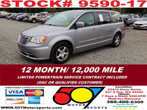 Used 2013 Chrysler Town & Country Touring FWD image 2