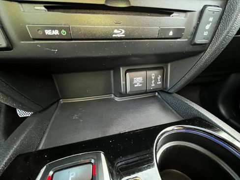 Used 2017 Honda Pilot Touring image 22