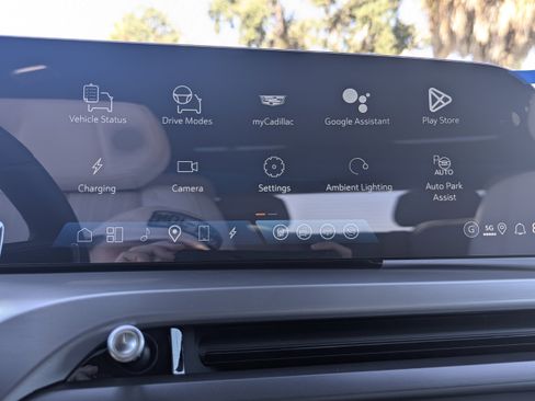 New 2026 Cadillac Vistiq Sport image 32