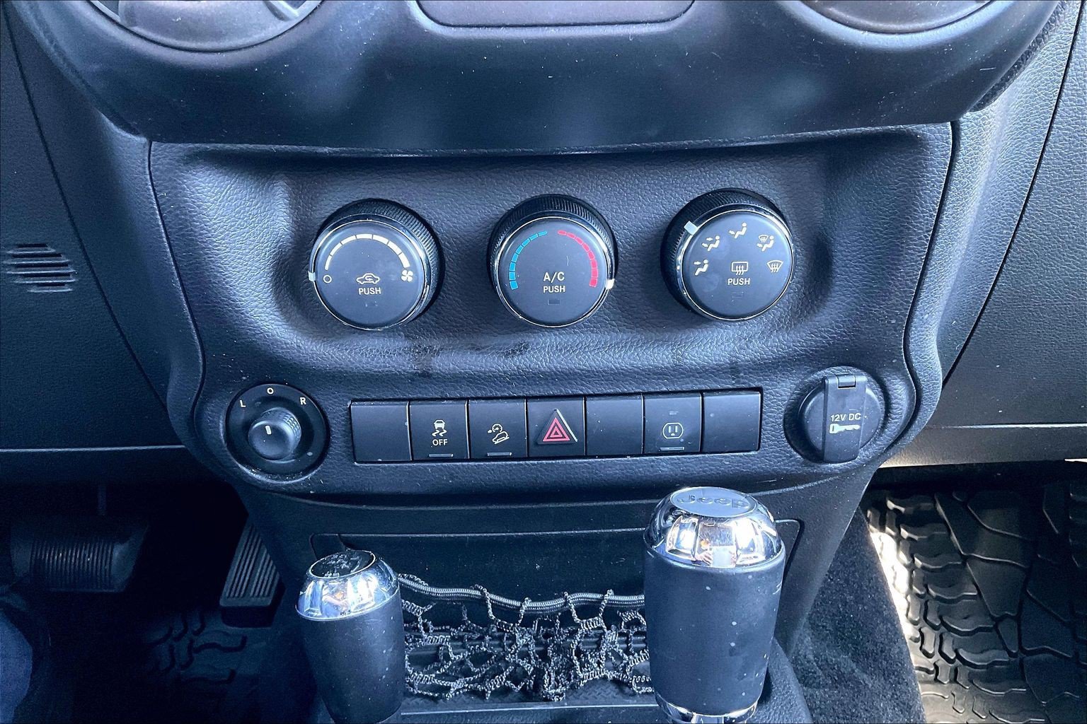 Used 2017 Jeep Wrangler Unlimited Sport AWD/4WD image 33