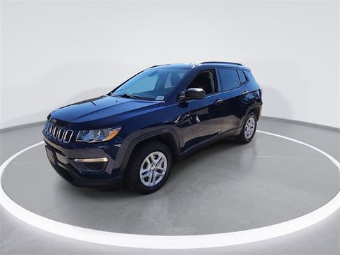 Used 2018 Jeep Compass Sport image 4
